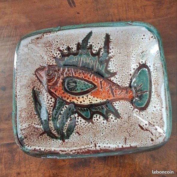 Plat faïence de Vallauris. Années 60, décor de poisson (image 4)