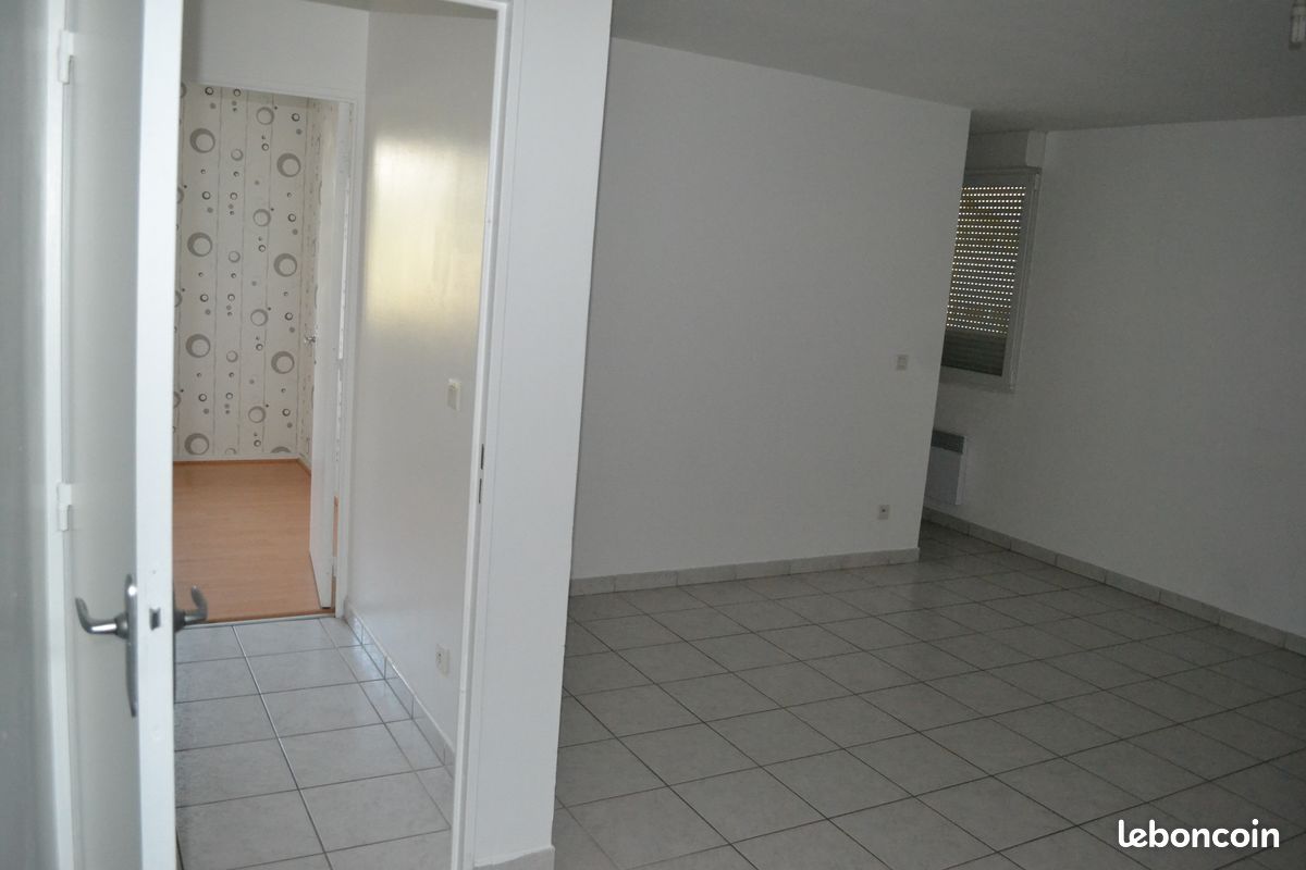 Appartement 3 pièces 54 m² · à Vénissieux · 54 m² · 750 €