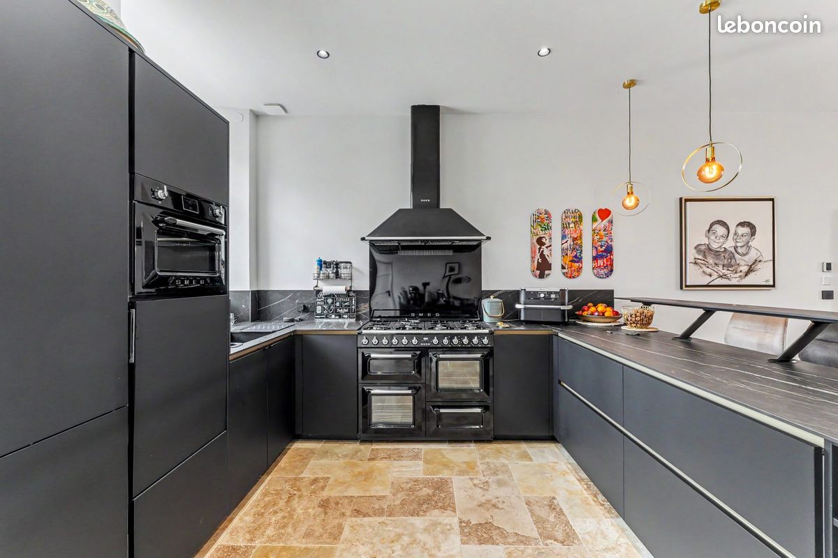 Propriété 8 pièces 334 m² (image 9)