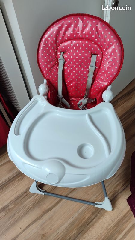 Chaise haute bébé (image 1)