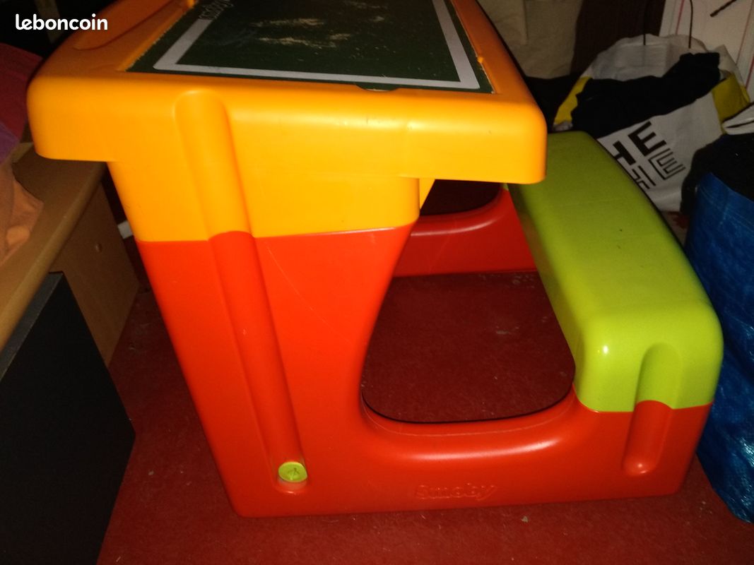 Petit bureau (image 1)
