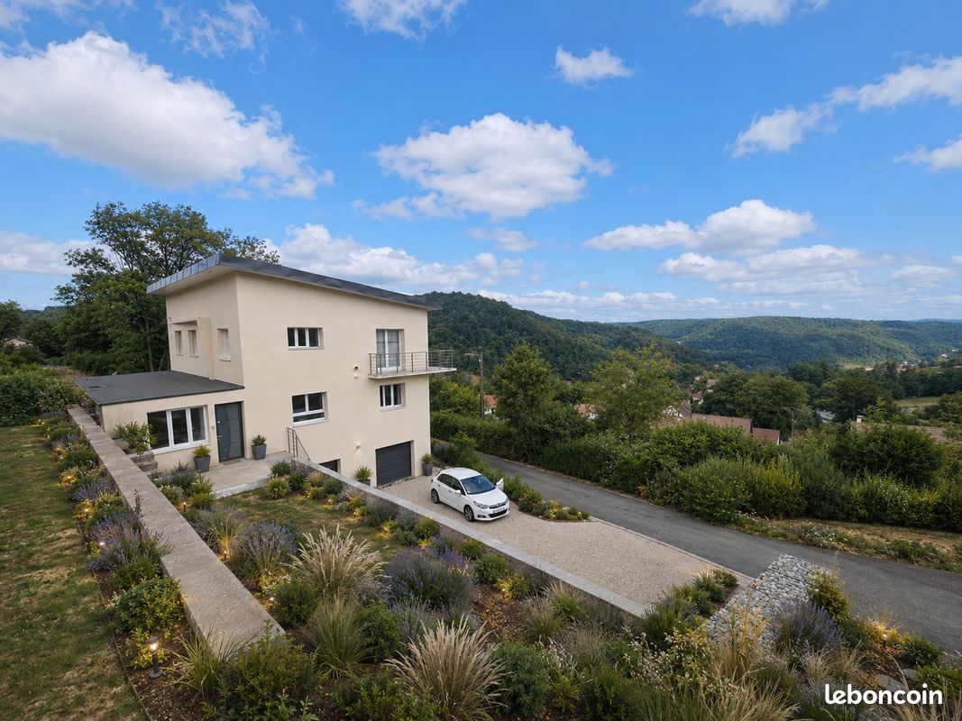 Maison 7 pièces 194 m² · à Morre · 194 m² · 408 000 €