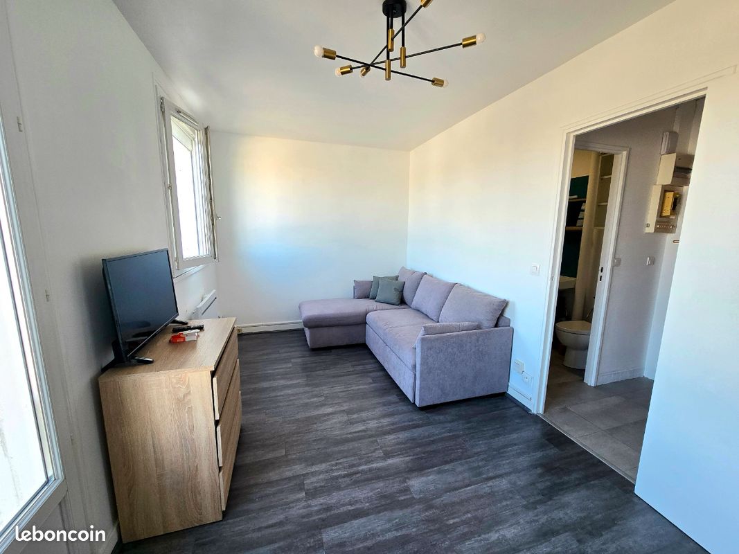 Appartement 1 pièce 21 m² · à Fleury-les-Aubrais · 21 m² · 550 €