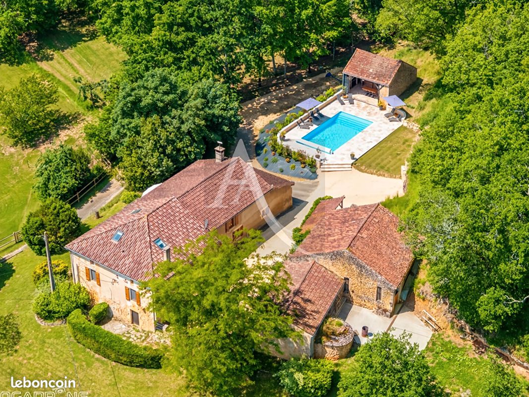 Maison 8 pièces 296 m² · à Cuzorn · 296 m² · 650 000 €