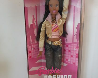 Barbie Sassy Nikki Fashion Fever 2007 NRFB - Édition Limitée Neuve, Collection Vintage
