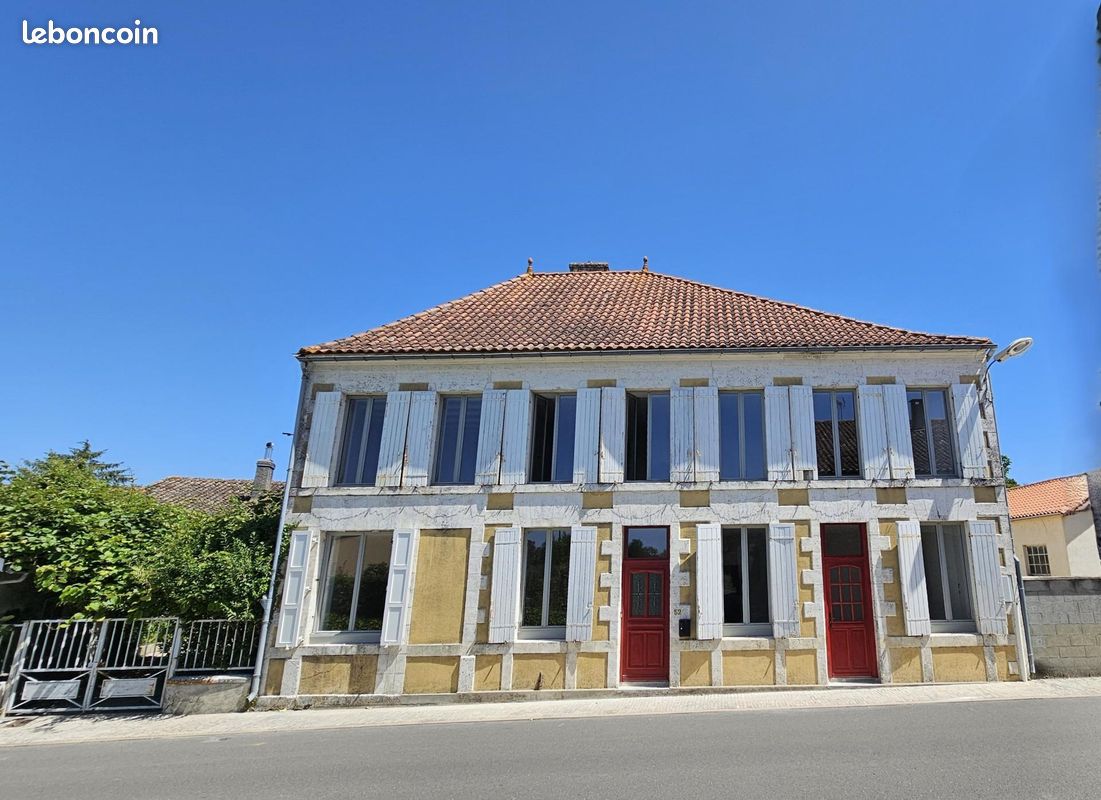 Maison 7 pièces 333 m² · à Barbezieux-Saint-Hilaire · 333 m² · 342 000 €