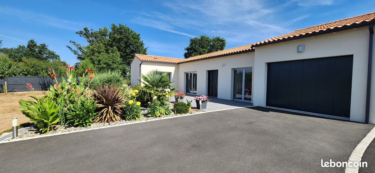 Maison 4 pièces 132 m² · à Rouillé · 132 m² · 468 000 €