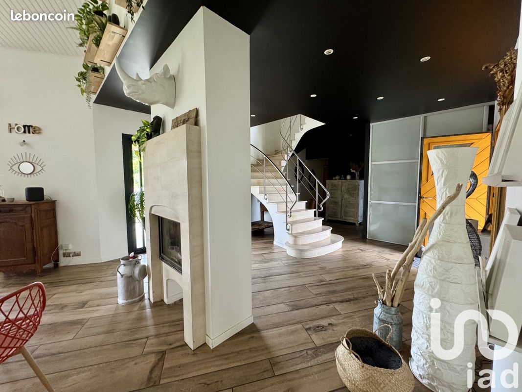 Propriété 7 pièces 200 m² (image 11)