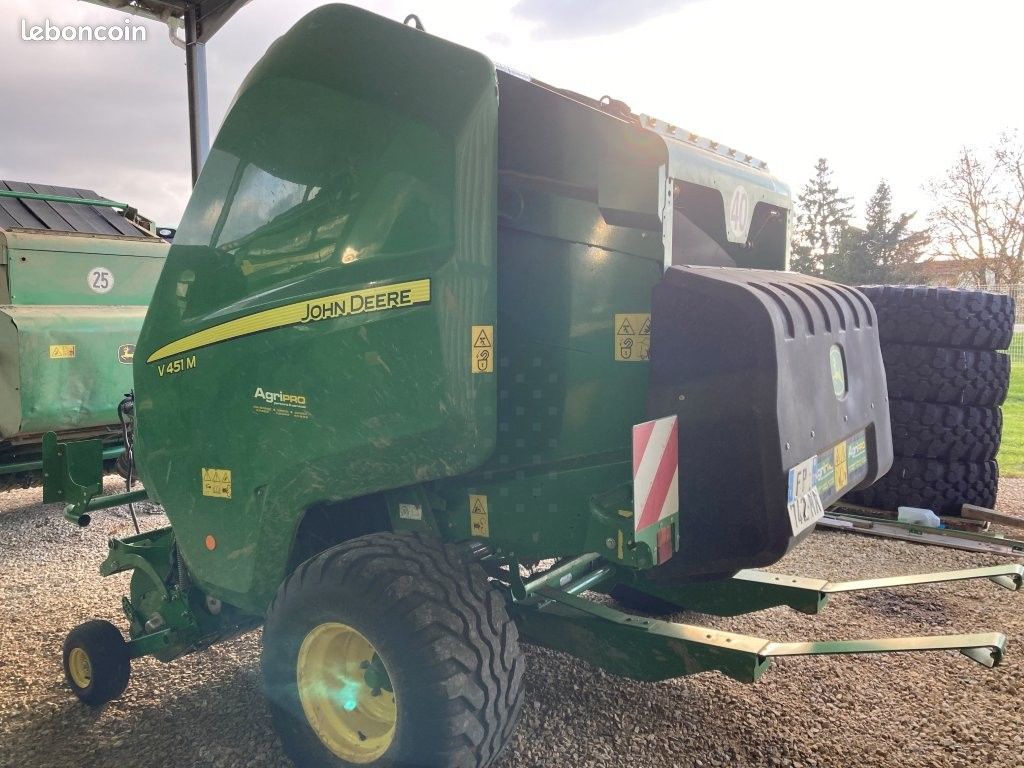 John Deere V451M MC (image 2)