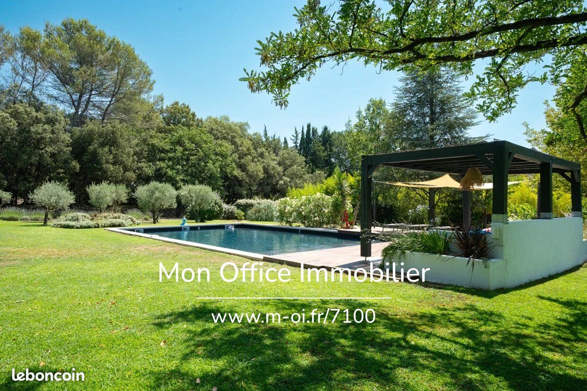 Maison 9 pièces 280 m² · à Rognes · 280 m² · 1 950 000 €
