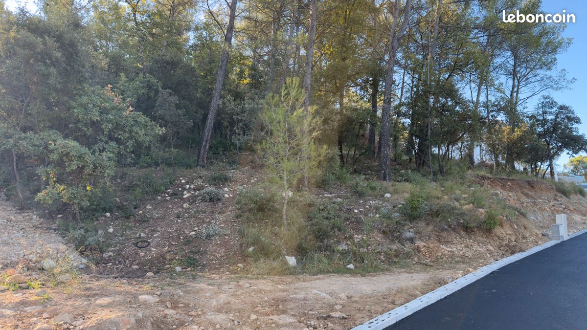 Terrain 964 m² · à Rocbaron · 964 m² · 149 000 €