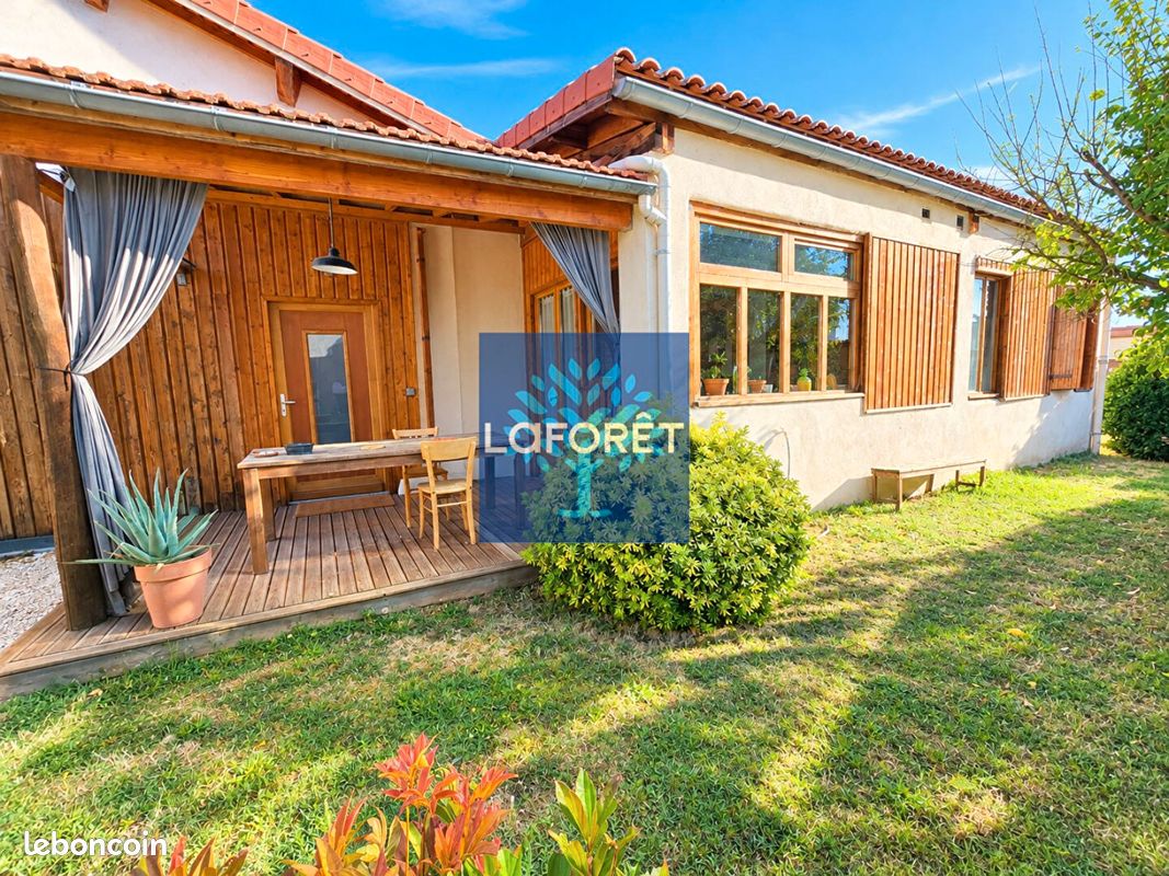 Maison 9 pièces 199 m² · à Champdieu · 199 m² · 290 000 €