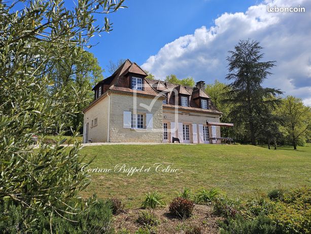 Propriété 5 pièces 146 m²