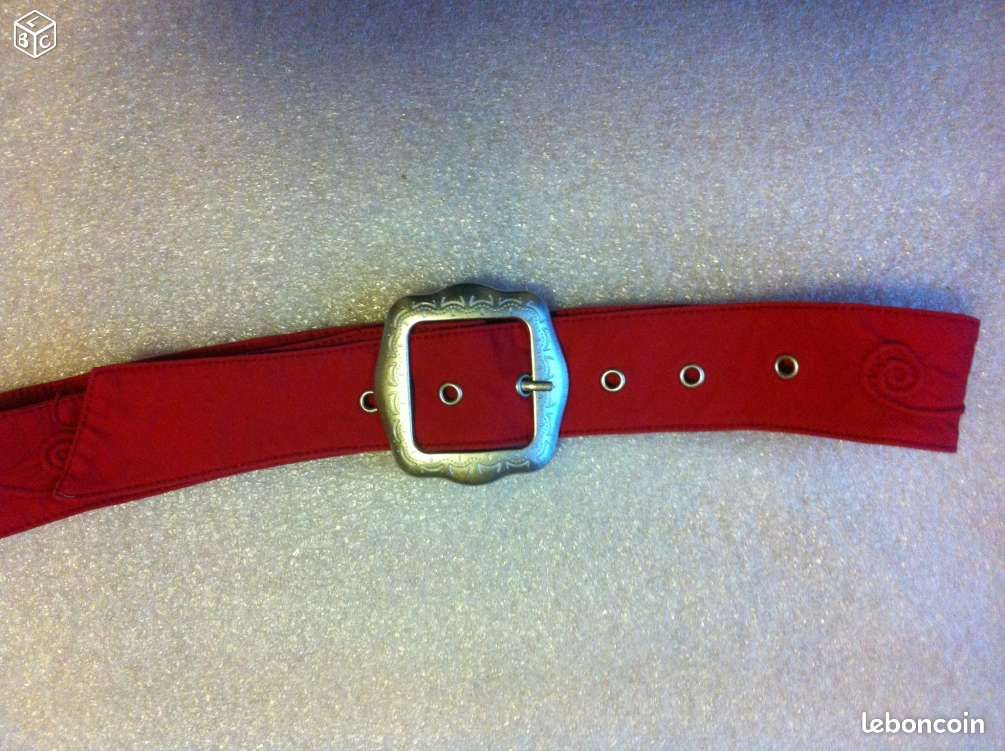 Ceinture rouge brodee boucle stylisée neuve/djmark (image 1)