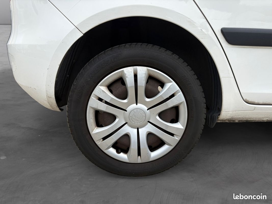 SKODA FABIA II 1.4 TDI 90 AMBITION 90Ch Garantie 12 mois (image 17)