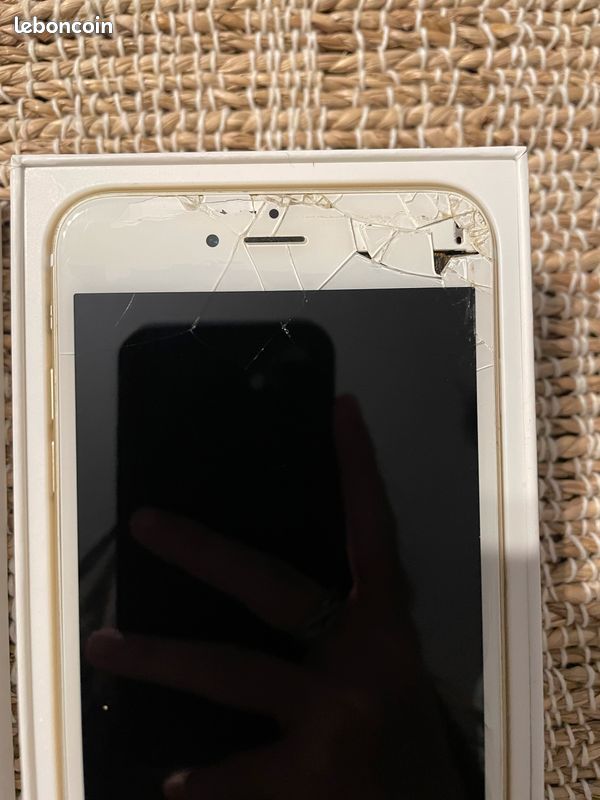 IPhone 6s Plus 64Go gold (image 3)