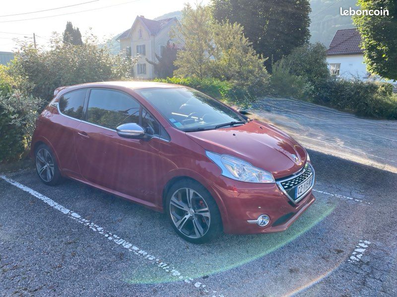 Peugeot 208 gti (image 3)