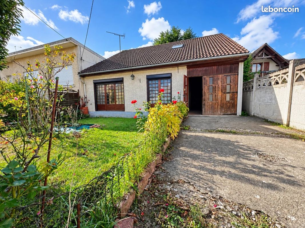 Maison 4 pièces 94 m² · aux Clayes-sous-Bois · 94 m² · 262 500 €