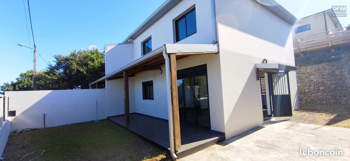 Maison 4 pièces 102 m² · à Petite-Île · 102 m² · 1 300 €/mois