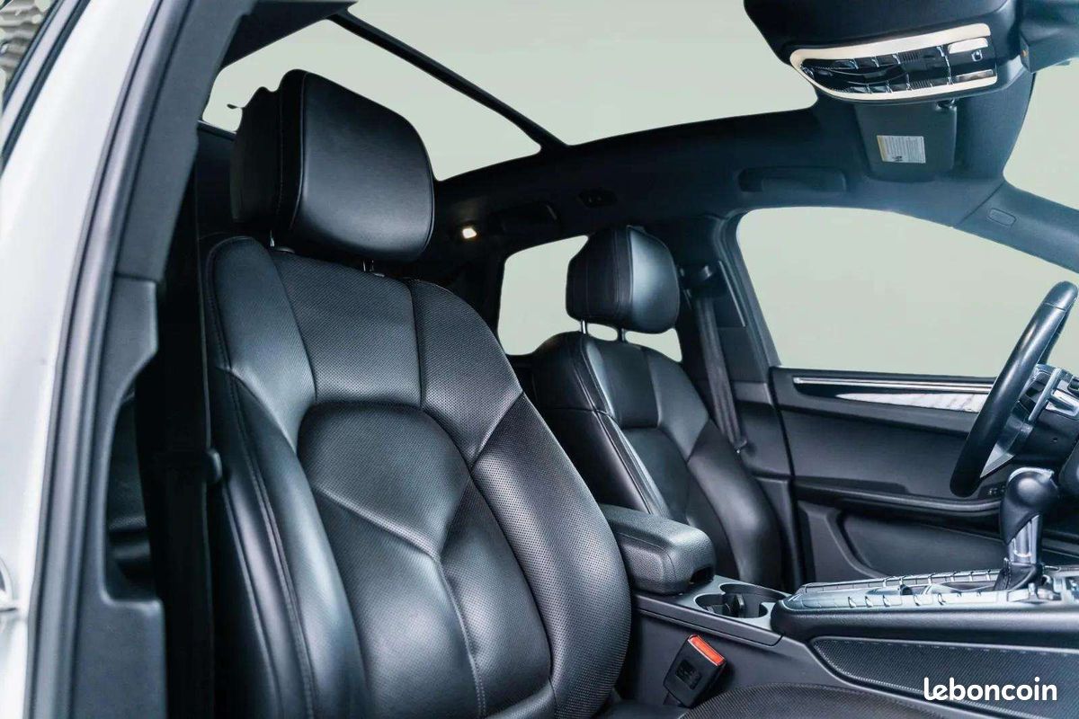 Porsche Macan 2.0 252 ch PDK * Toit Panoramique * Volant Chauffant * Sièges Ventilés * Cuir Noir * Caméra * LED (image 12)