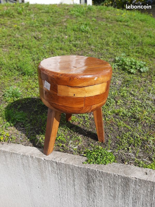 Tabouret en teck massif (image 1)