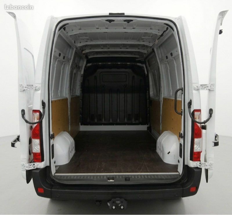 Renault Master Fourgon 3.5T L2H2 2.3 dCi 135 Grand Confort (image 4)