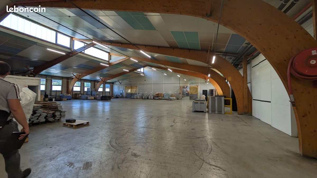 Bureaux 3 400 m² (image 2)