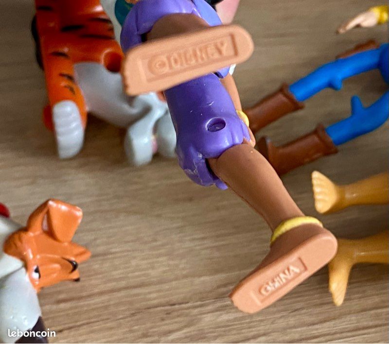 = Lot 8 Figurines Disney, Pocahontas, Woody, Le Bossu de Notre Dame, Dodger, Shere Khan et autres, années 90 = (image 8)