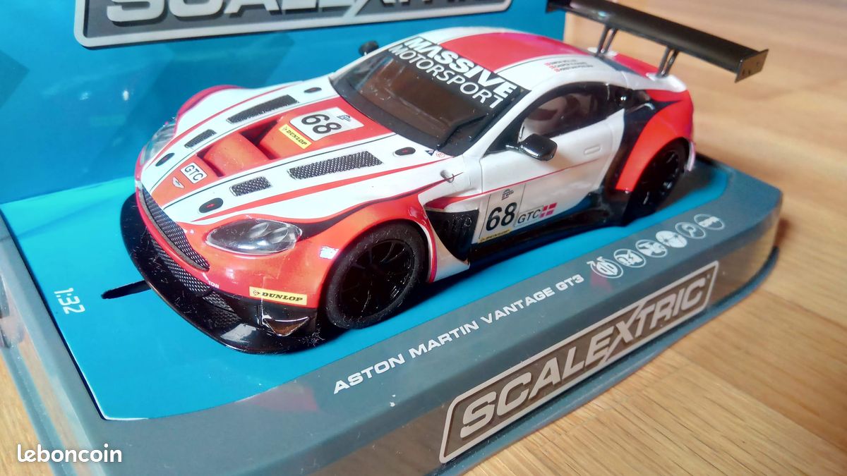 Comprar Coche de Scalextric Compact Aston Martin Vantage GT3 Four B