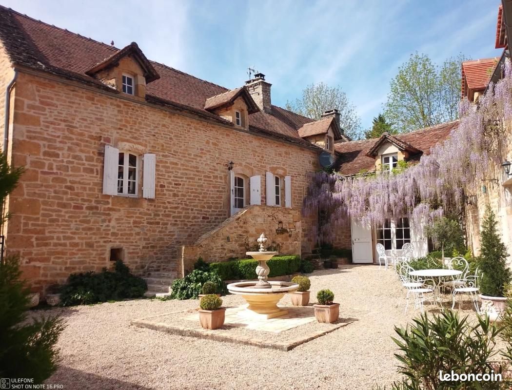 Maison 14 pièces 310 m² · à Martiel · 310 m² · 735 000 €
