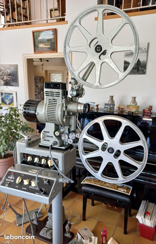 A Cine Film Projector Cinetechnic Debrie 16mm, With Transfor... in