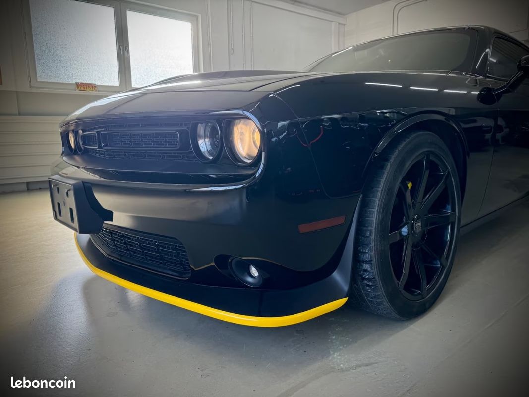 Dodge CHALLENGER R/T 5.7 V8 HEMI 381 ch – Toit ouvrant – CarPlay – Cuir intégral (image 3)