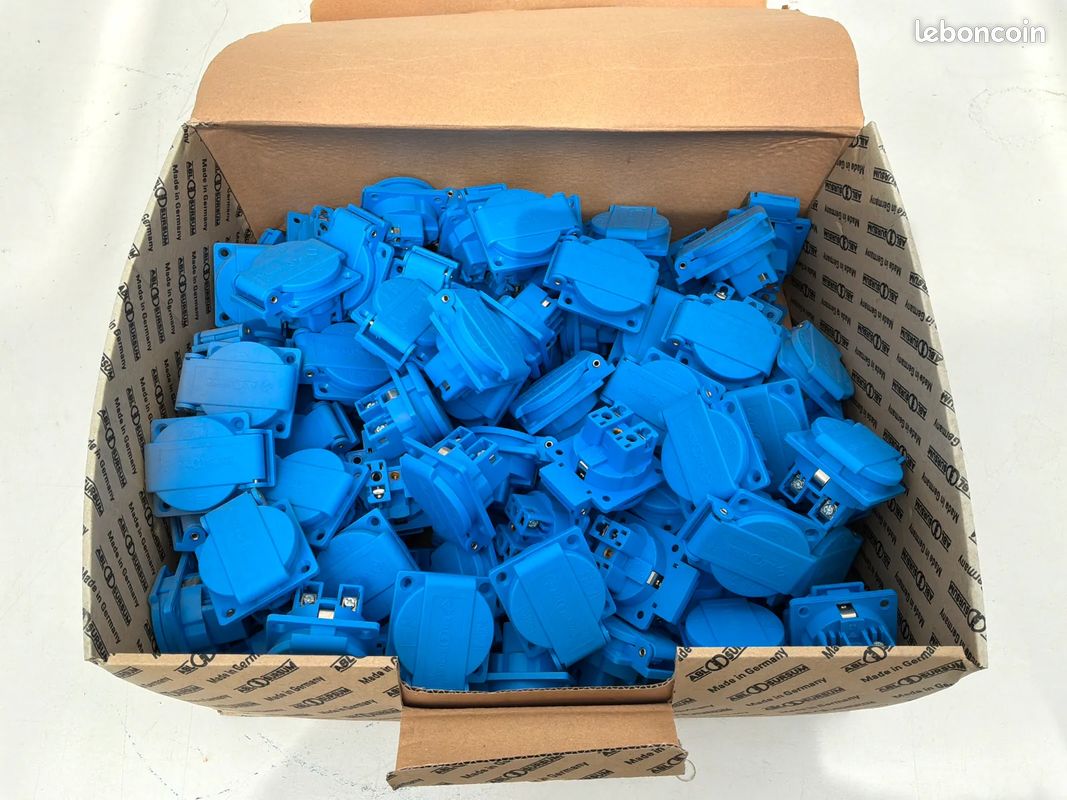 Coffret électrique vide (image 11)