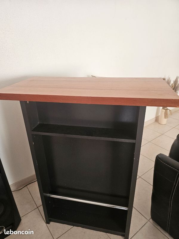 Bar (image 1)