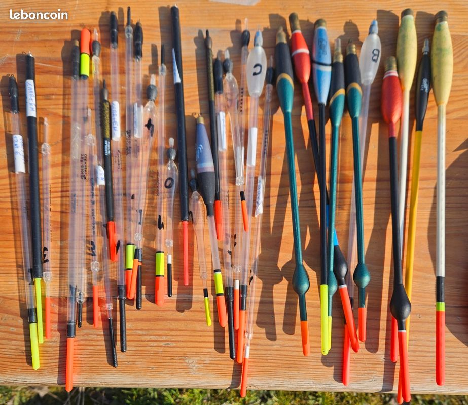 Lot De Pêche Occasion - Moulinets, Flotteurs, Leurres, Lignes - Joblot à Trier