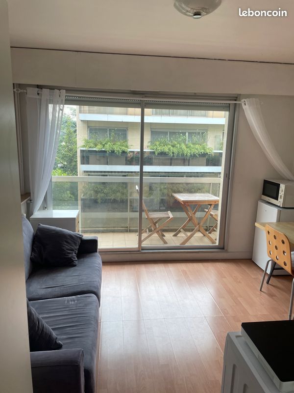 Appartement 1 pièce 16 m² · à Neuilly-sur-Seine · 16 m² · 890 €/mois
