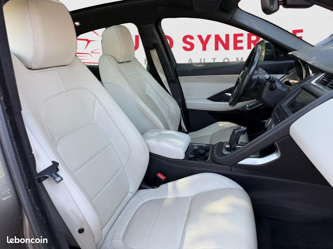 JAGUAR E-PACE D180 - AWD - BVA R-Dynamic PHASE 1 (image 15)