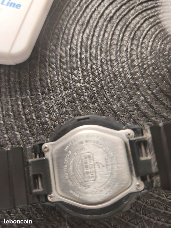 Montre Casio G-SHOCK GA-2100 noire – CasiOak – Très bon état (image 4)