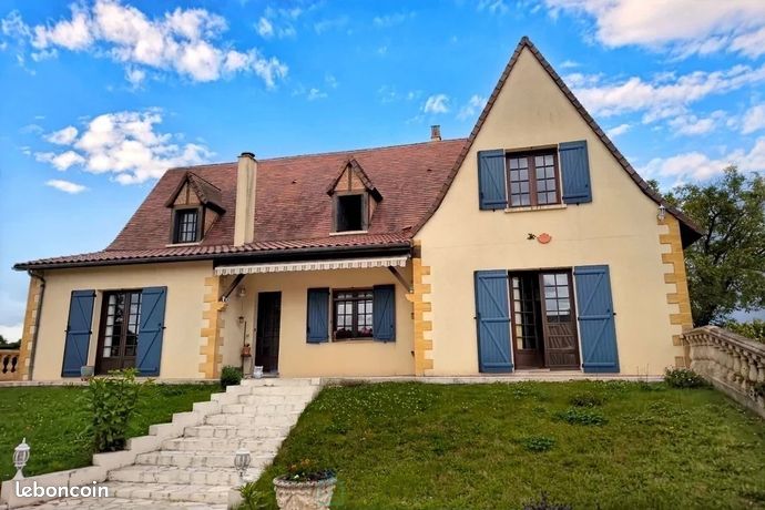 Maison 8 pièces 198 m²