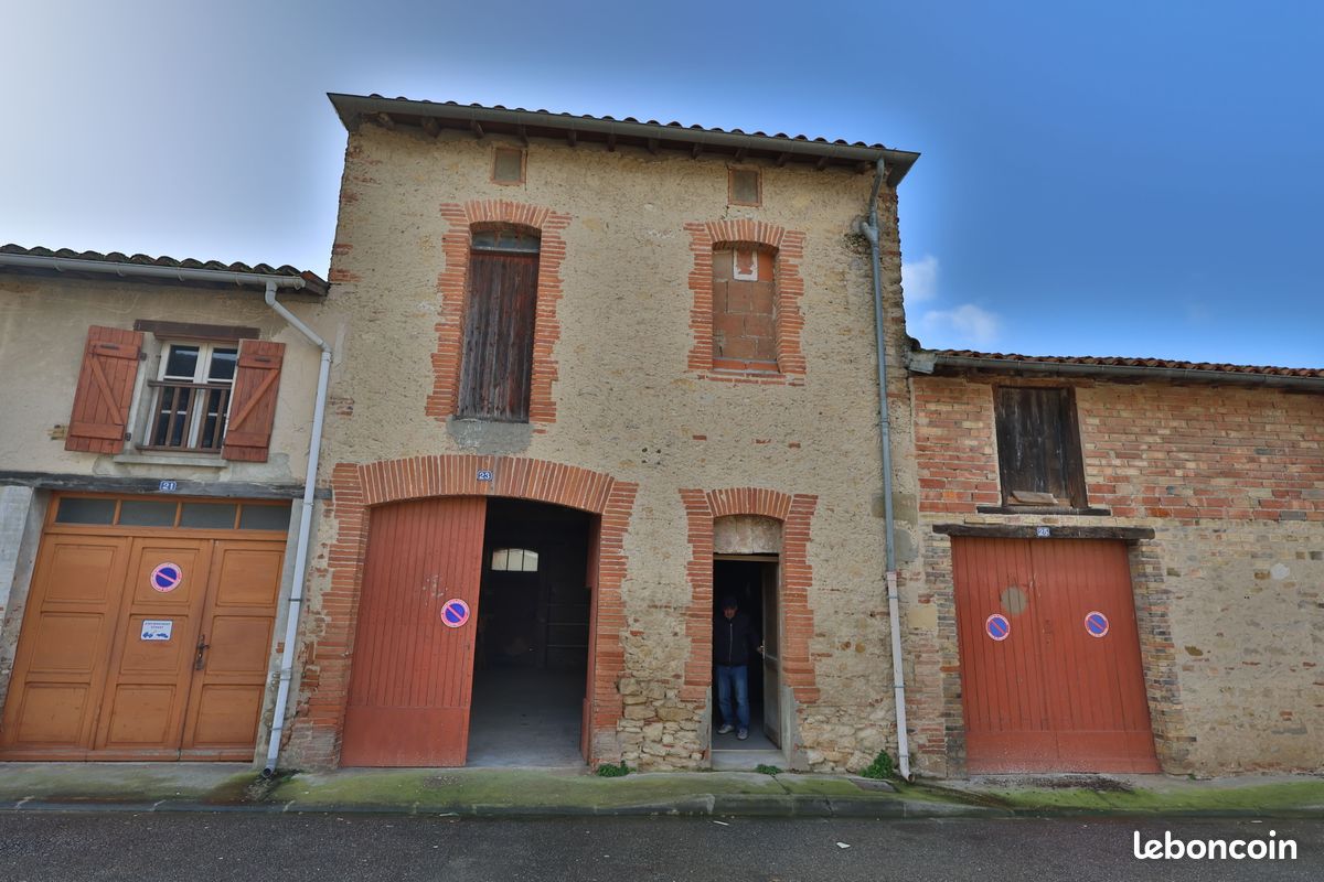 Local commercial 3 pièces 140 m² · à Villefranche-de-Lauragais · 140 m² · 108 000 €