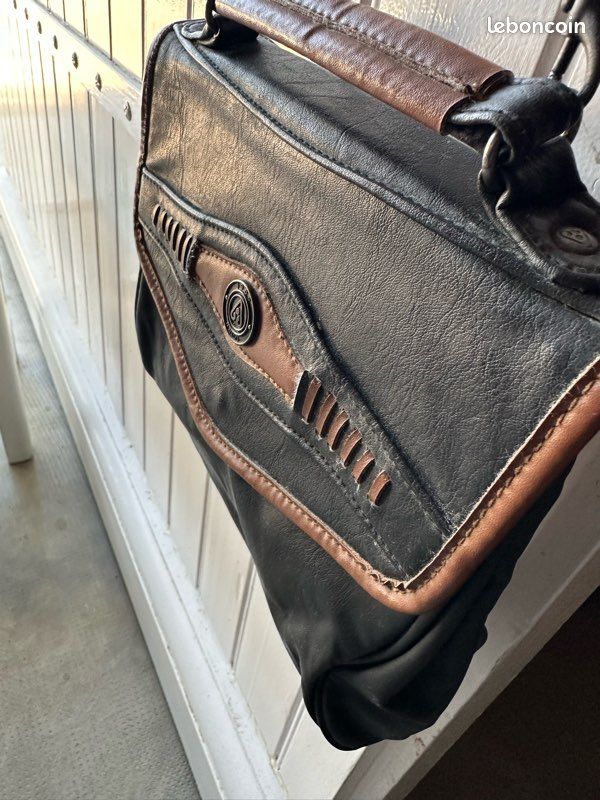 Petit sac en cuir souple noir (image 3)