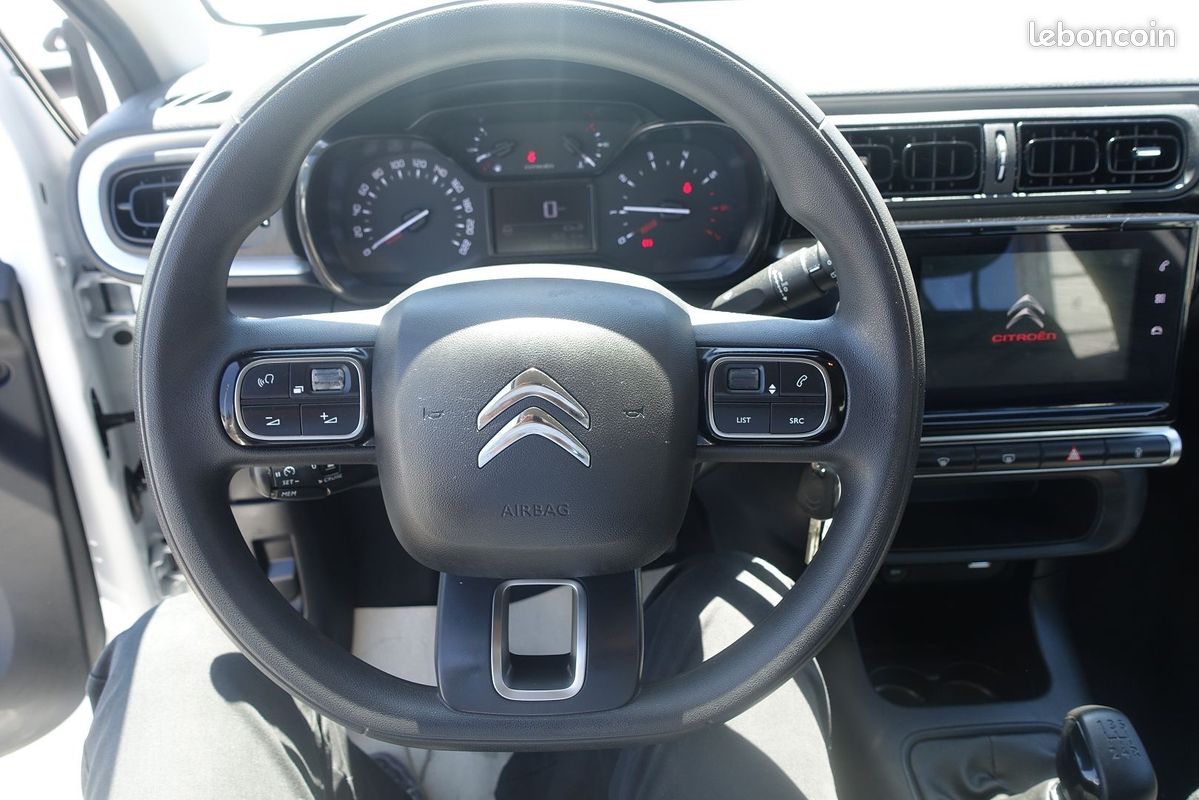 Citroen C3 STE 1.2 PURETECH 83CH S&S FEEL NAV (image 10)