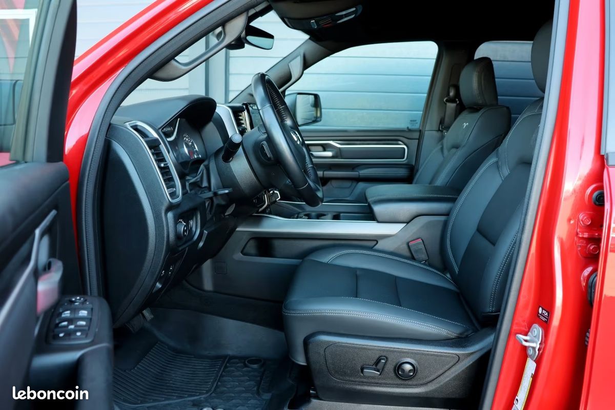 Dodge RAM 1500 Big Horn 5.7 V8 HEMI eTorque 396 ch – BVA – 4x4 – CarPlay – Caméras – R22 (image 7)