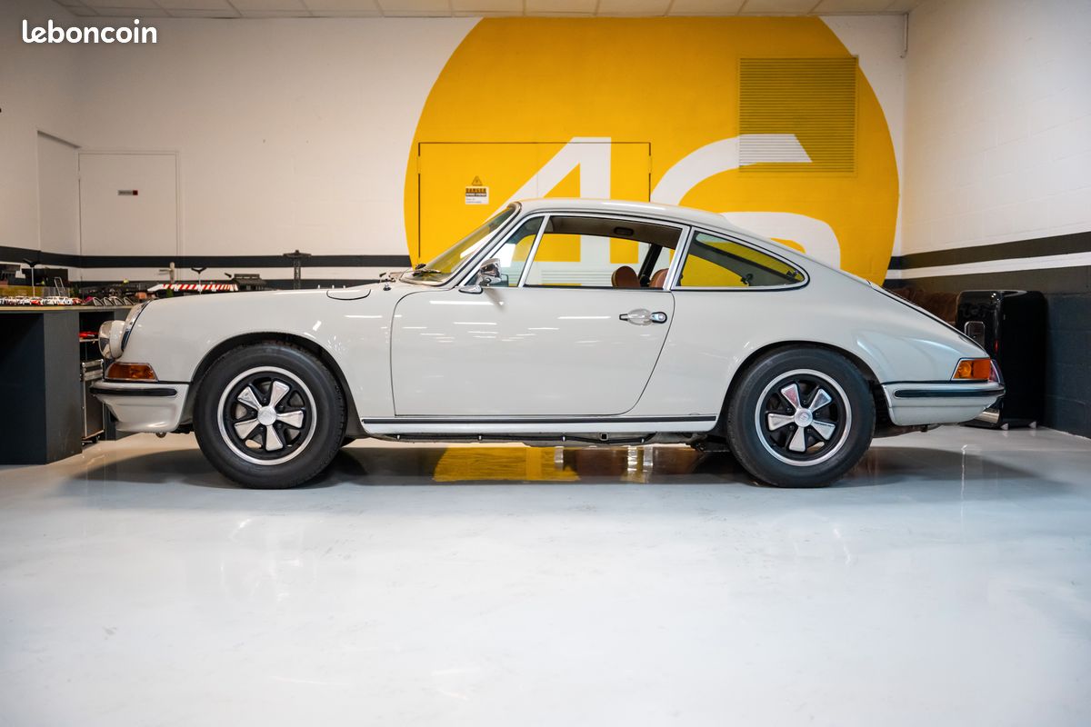 Porsche 911 2.4 S (image 5)