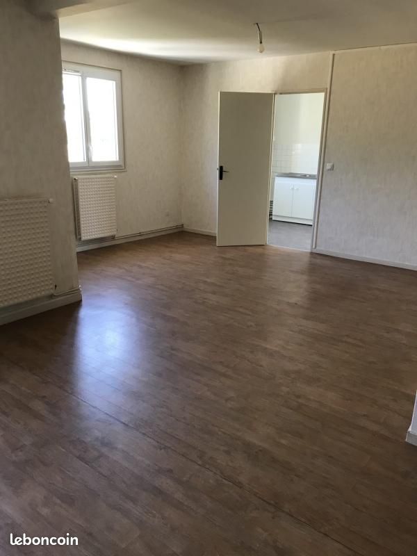 Appartement 3 pièces 106 m² · à Domérat · 106 m² · 695 €