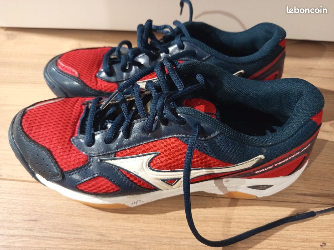 Mizuno wave twister jnr rouge bleu marine blanc Chaussures
