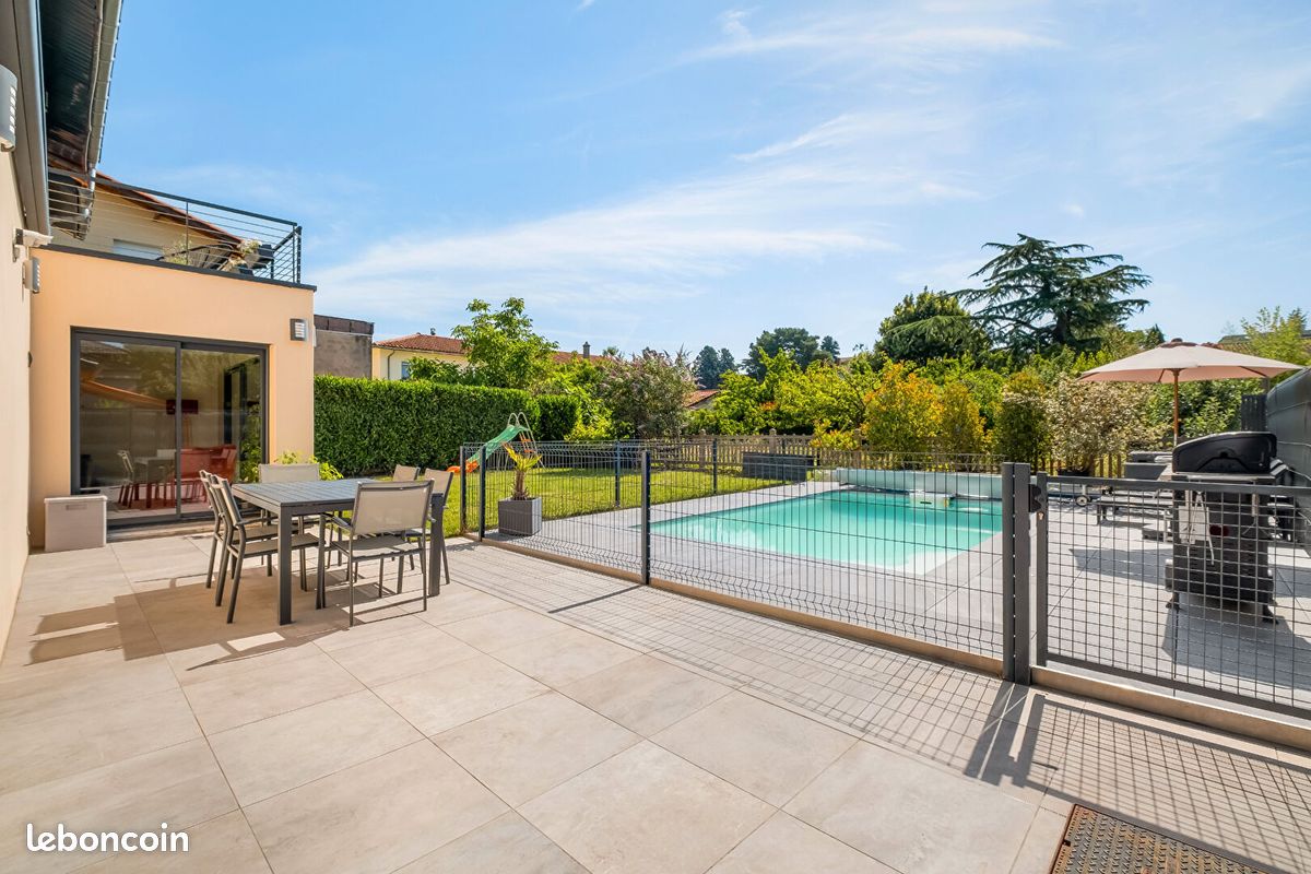 Maison 6 pièces 153 m² · à Sainte-Foy-lès-Lyon · 153 m² · 760 000 €