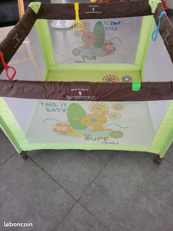 Parc pliable bébé (image 1)