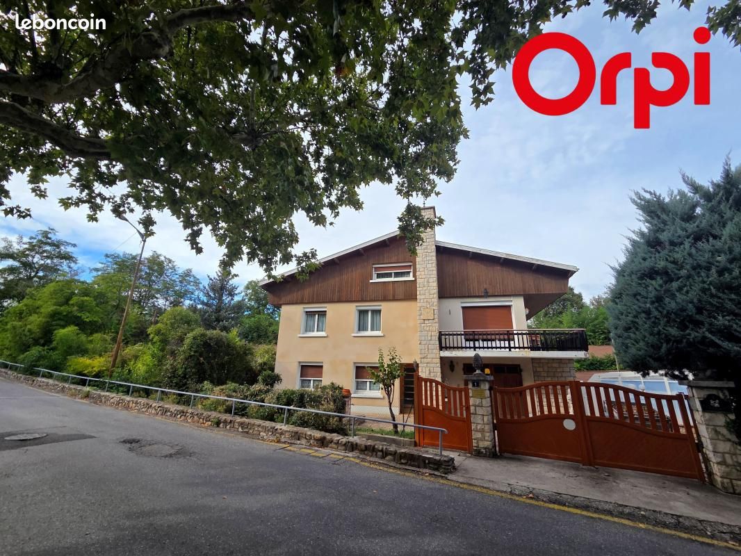 Maison 6 pièces 201 m² · à Laragne-Montéglin · 201 m² · 310 000 €