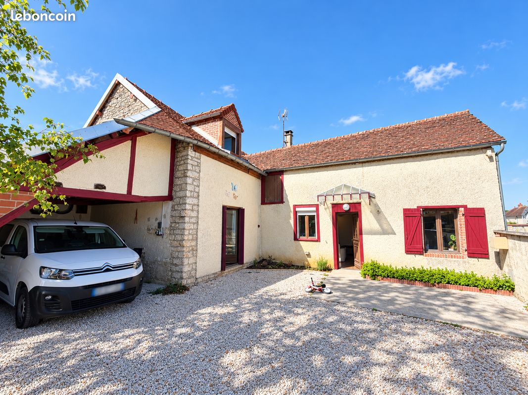 Maison 6 pièces 143 m² · à Jully-sur-Sarce · 143 m² · 165 000 €